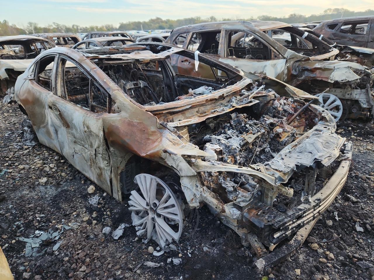 2023 Toyota Prius Le - Фото 4