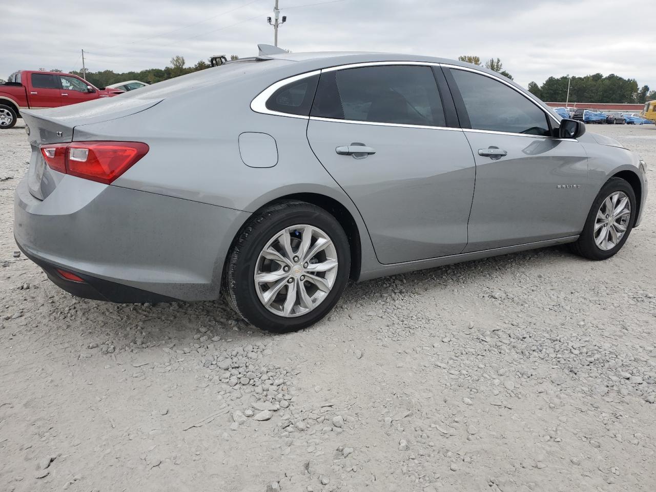 2023 Chevrolet Malibu Lt - Image 3