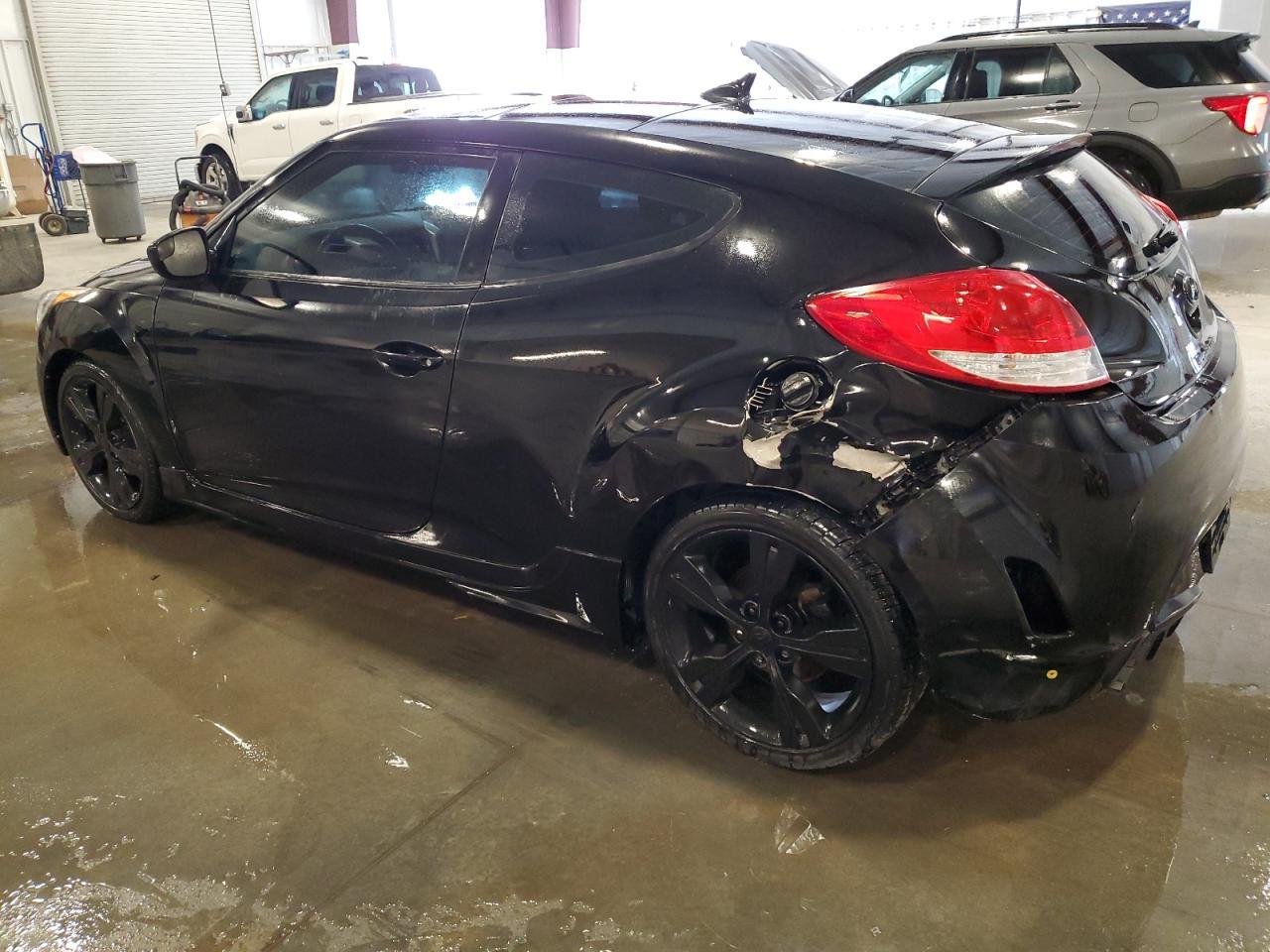 2016 Hyundai Veloster - Фото 2