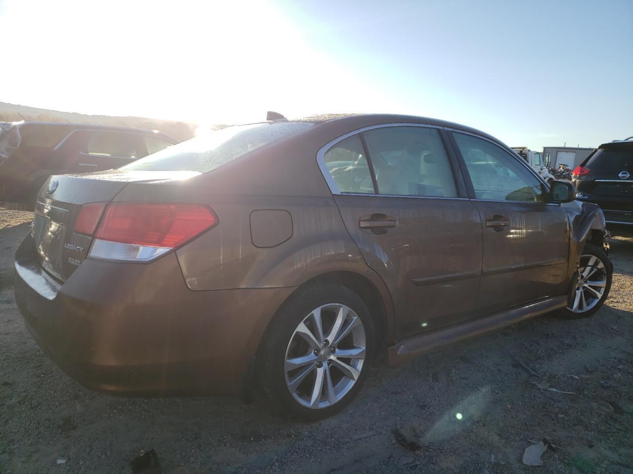 2013 Subaru Legacy 2.5I Limited - Фото 3