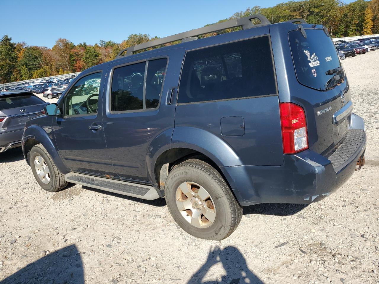 2008 Nissan Pathfinder S - Image 2