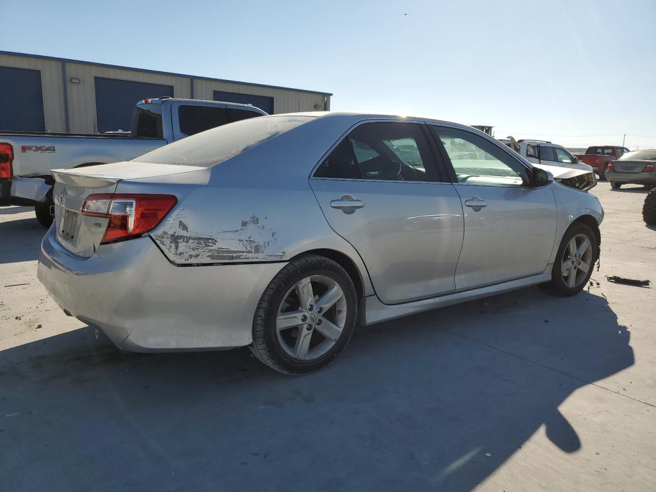 2014 Toyota Camry L - Фото 3