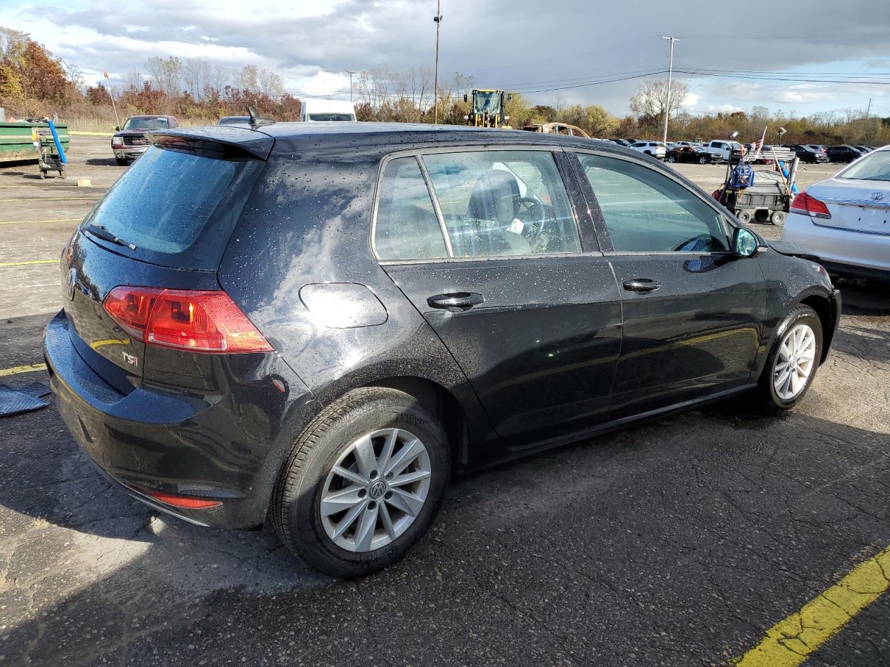 2016 Volkswagen Golf S/Se - Image 3