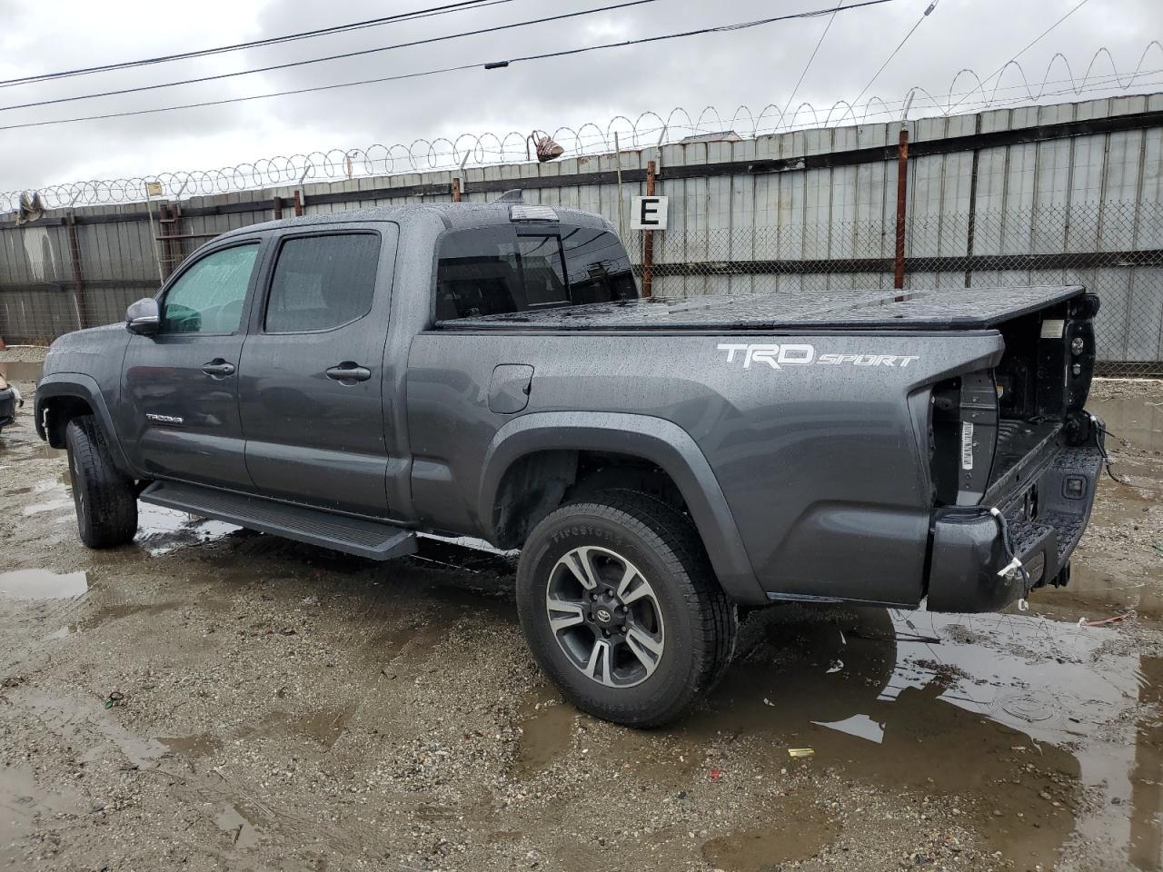 2017 Toyota Tacoma Double Cab - Фото 2