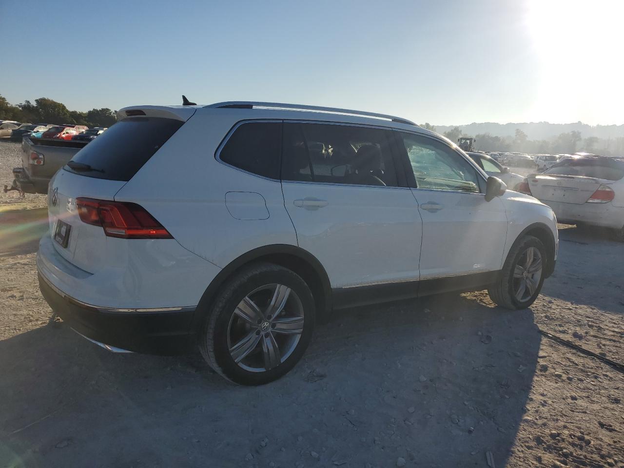 2021 Volkswagen Tiguan Se - Фото 3