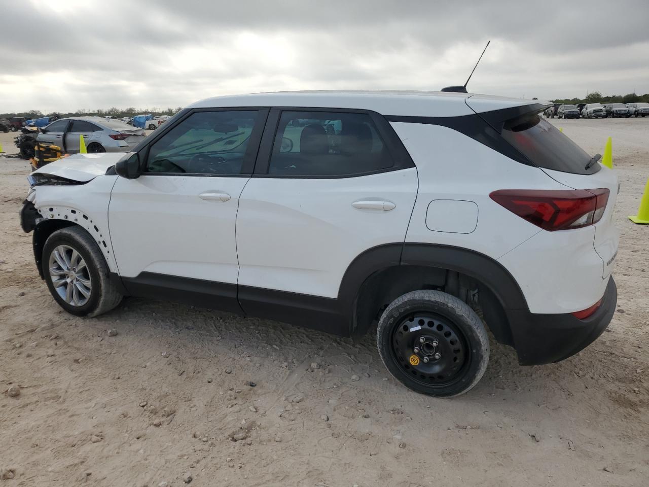 2022 Chevrolet Trailblazer Ls - Фото 2