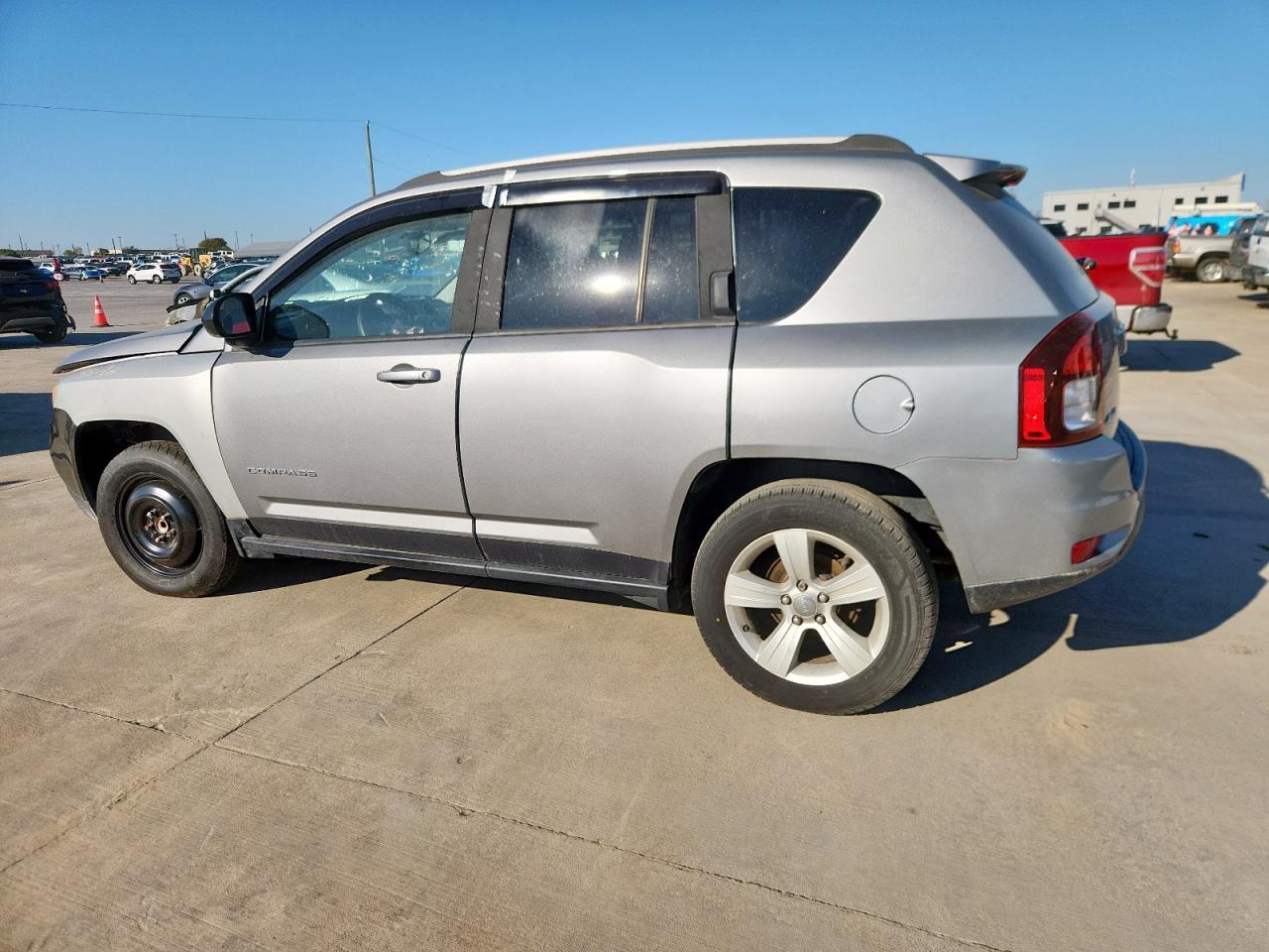 2016 Jeep Compass Sport - Фото 2