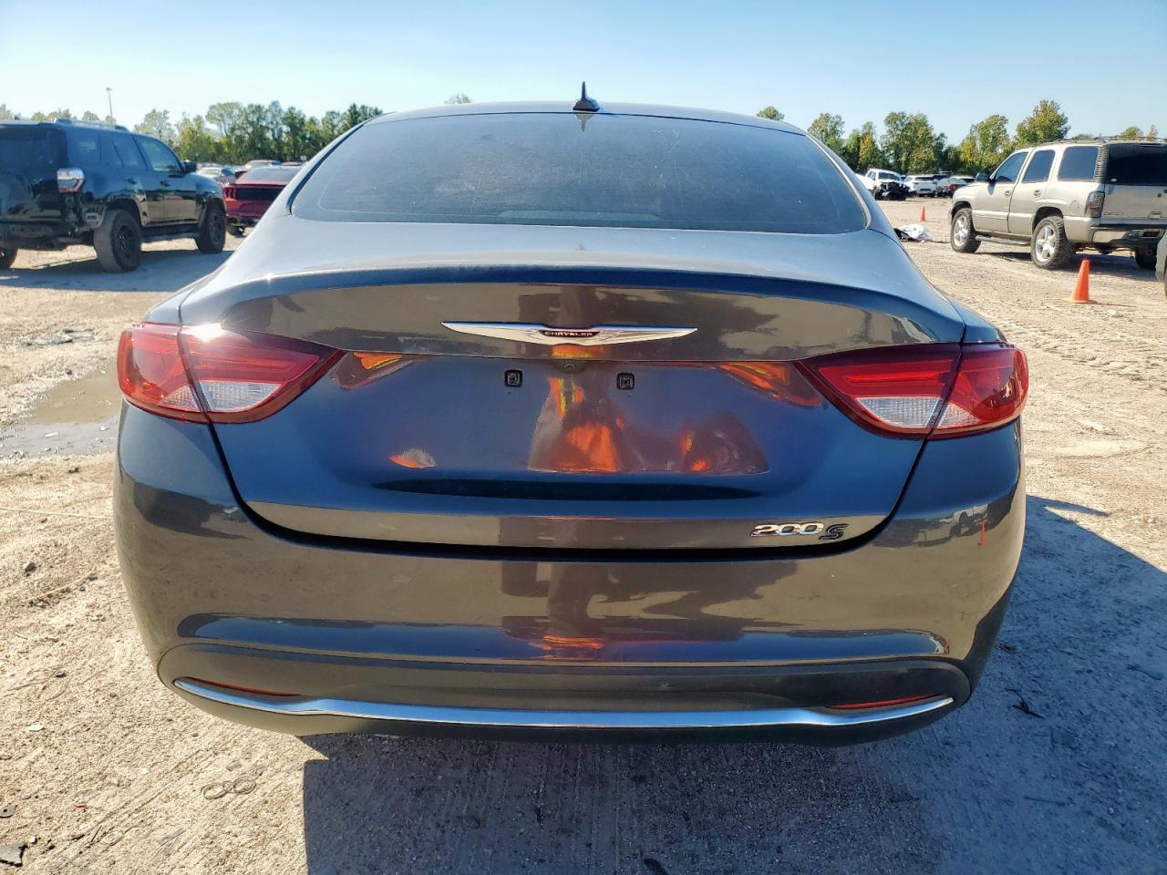 2017 Chrysler 200 Limited - Image 6