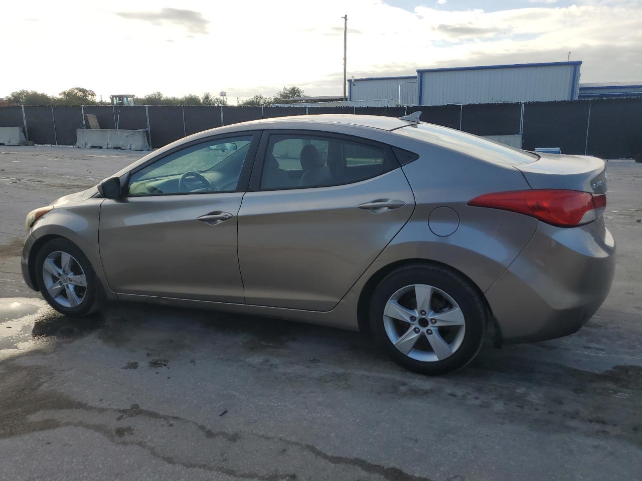 2013 Hyundai Elantra Gls - Фото 2