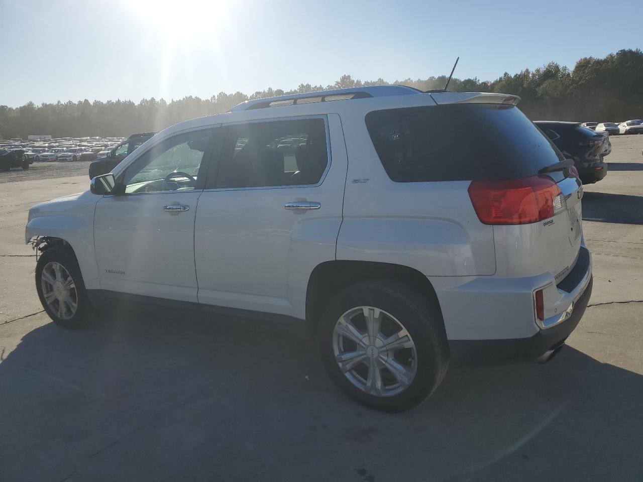 2016 GMC Terrain Slt - Image 2