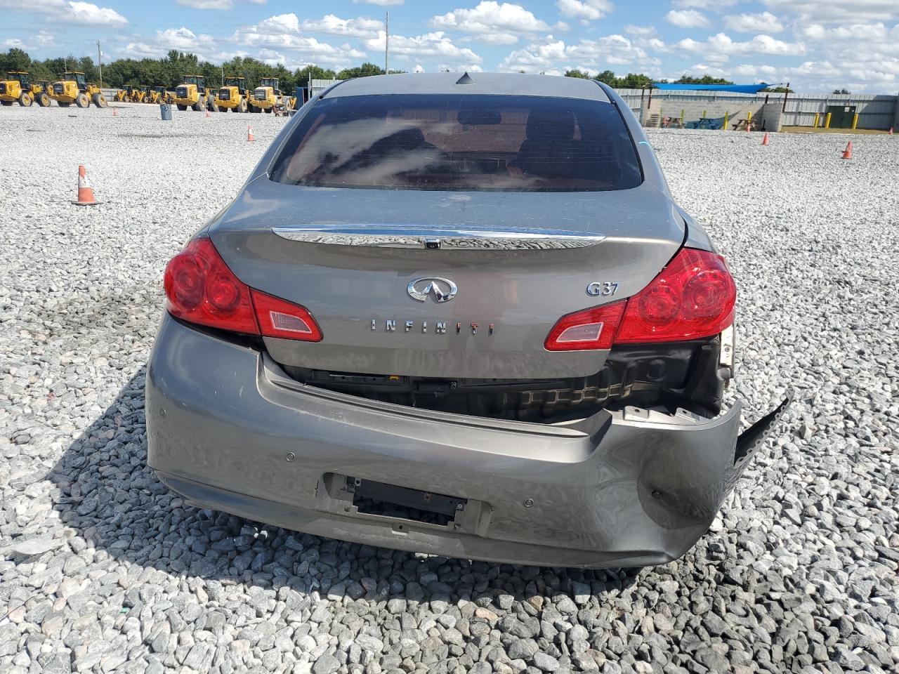 2011 Infiniti G37 Base - Фото 6