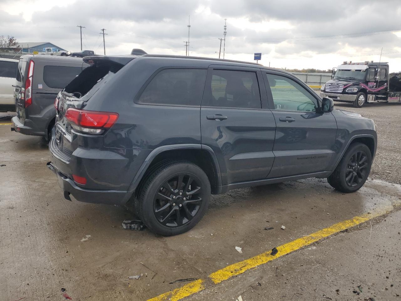 2018 Jeep Grand Cherokee Laredo - Фото 3