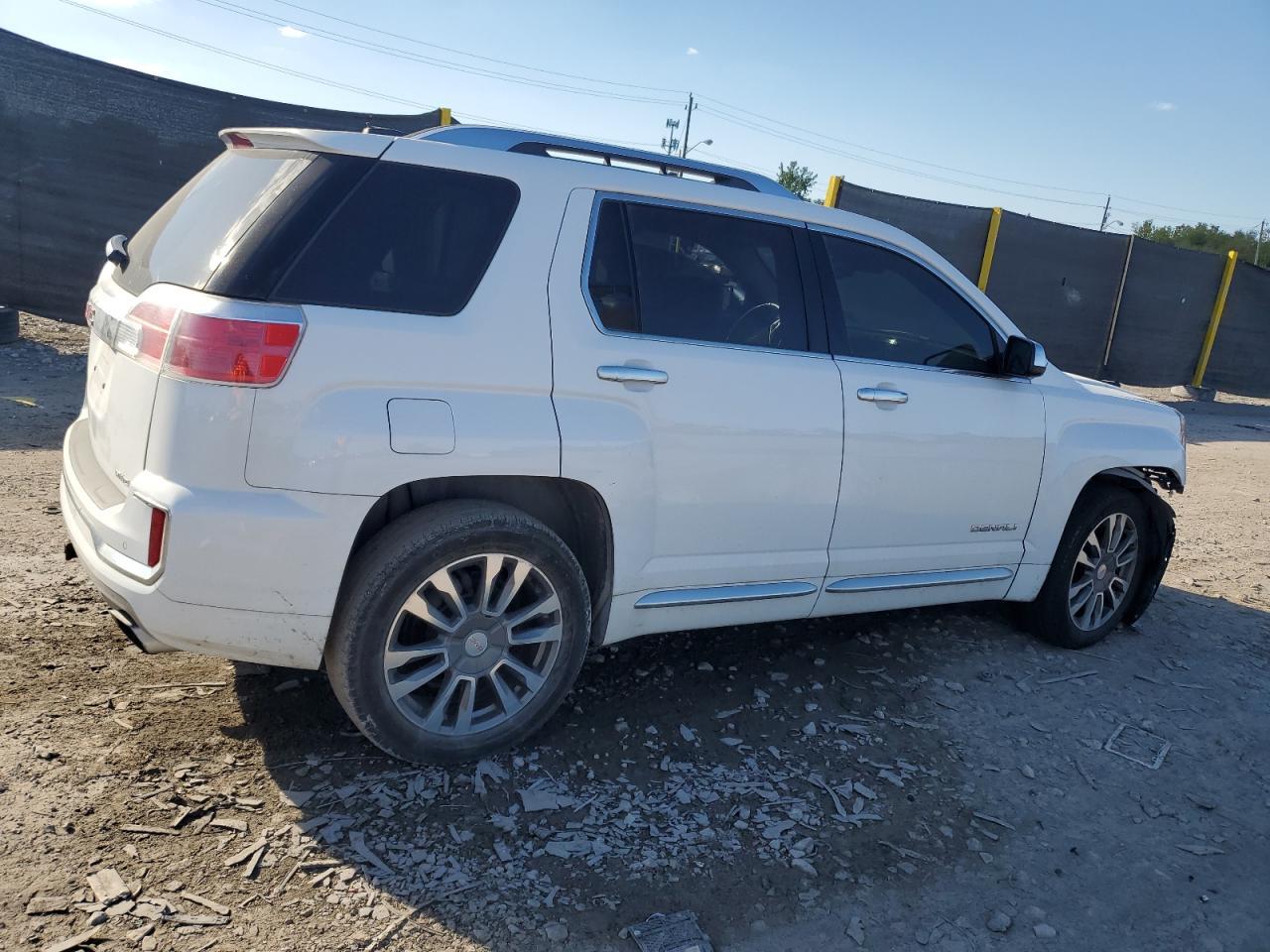 2017 GMC Terrain Denali - Image 3