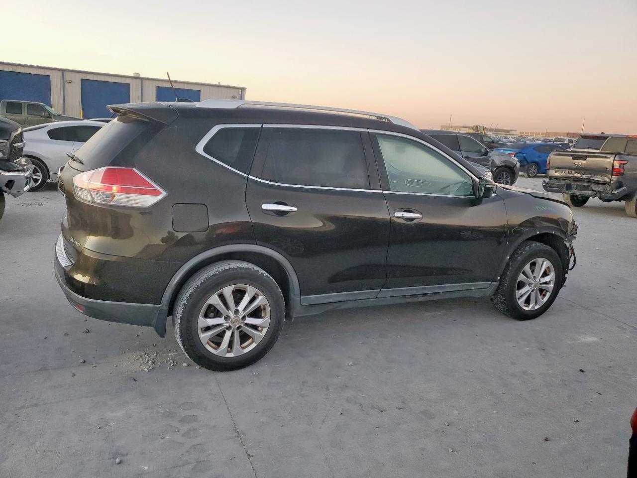 2016 Nissan Rogue S - Фото 3