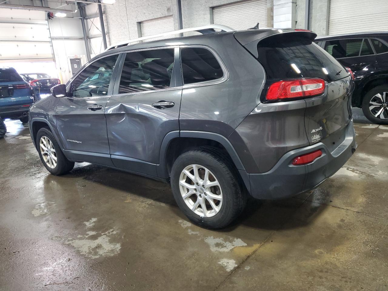 2015 Jeep Cherokee Latitude - Фото 2