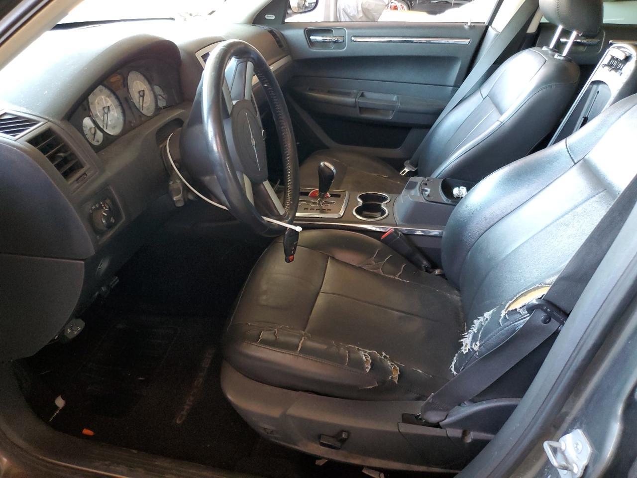 2008 Chrysler 300 Touring - Image 7