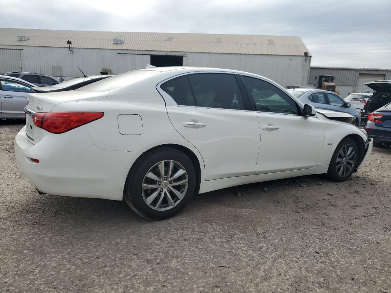 2017 Infiniti Q50 Premium - Image 3