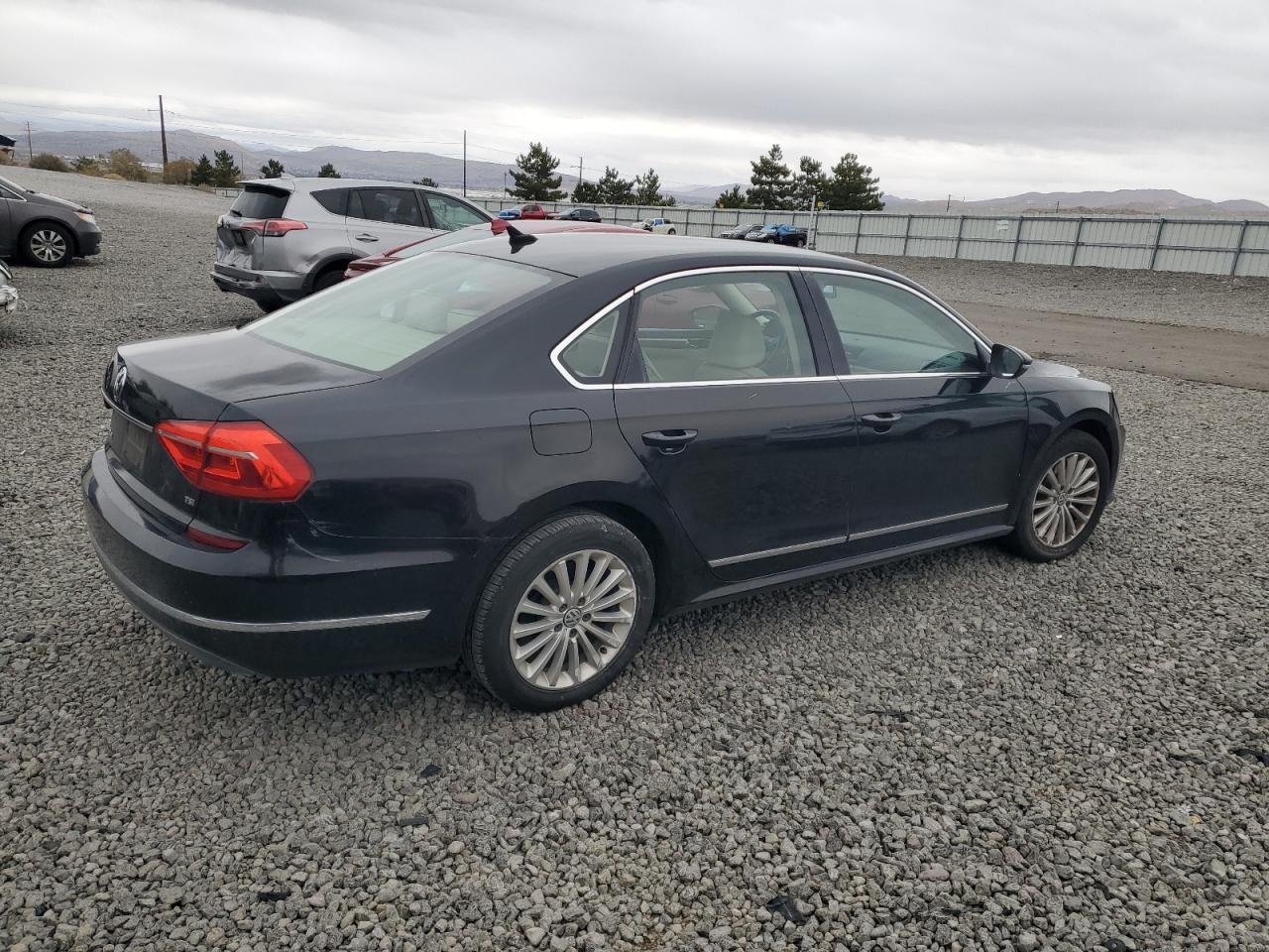 2016 Volkswagen Passat Se - Image 3