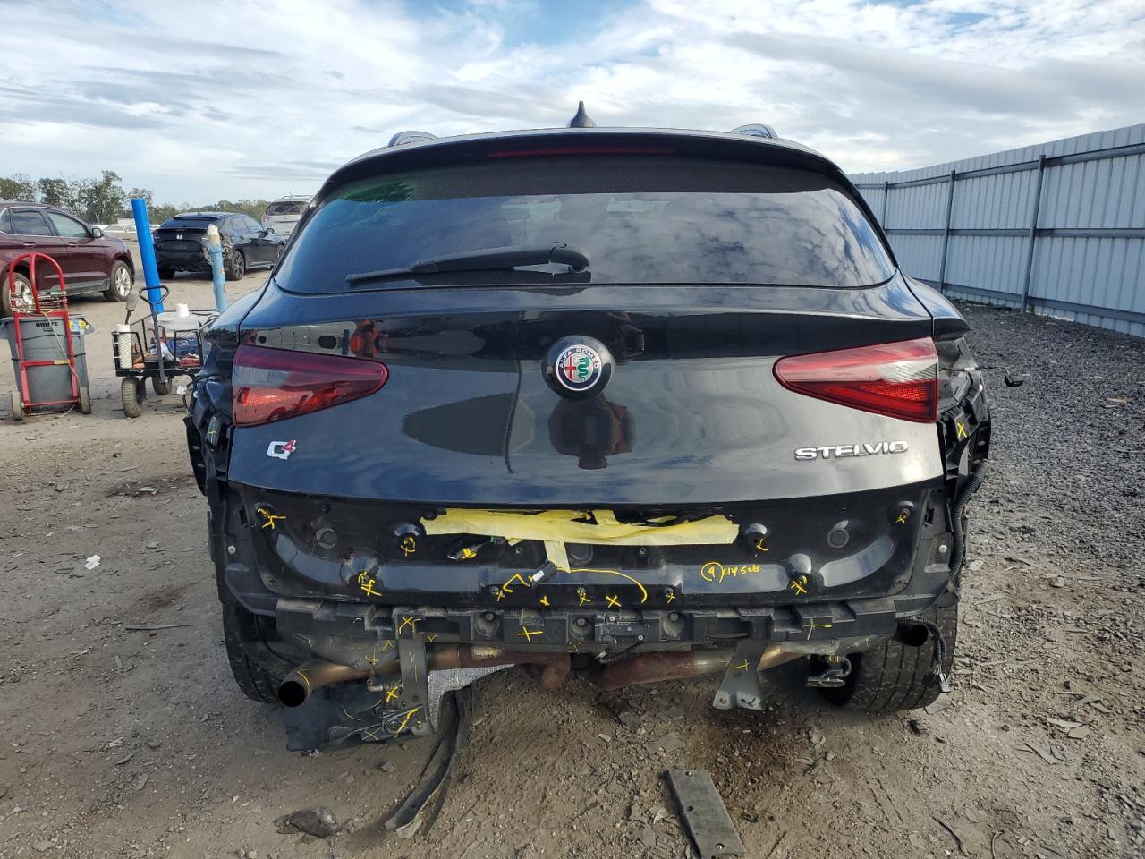 2022 Alfa Romeo Stelvio Ti - Фото 6