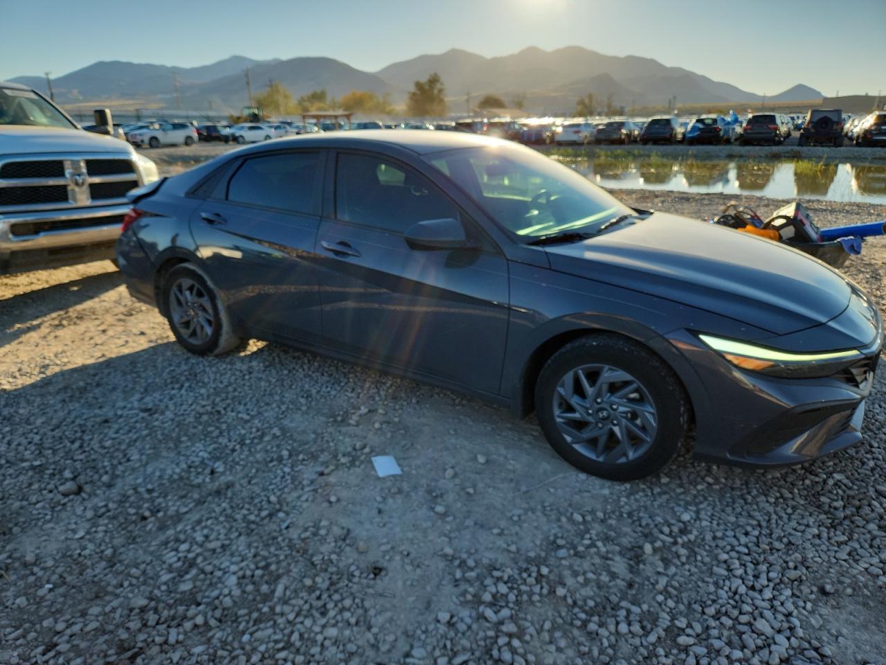 2024 Hyundai Elantra Blue - Image 4