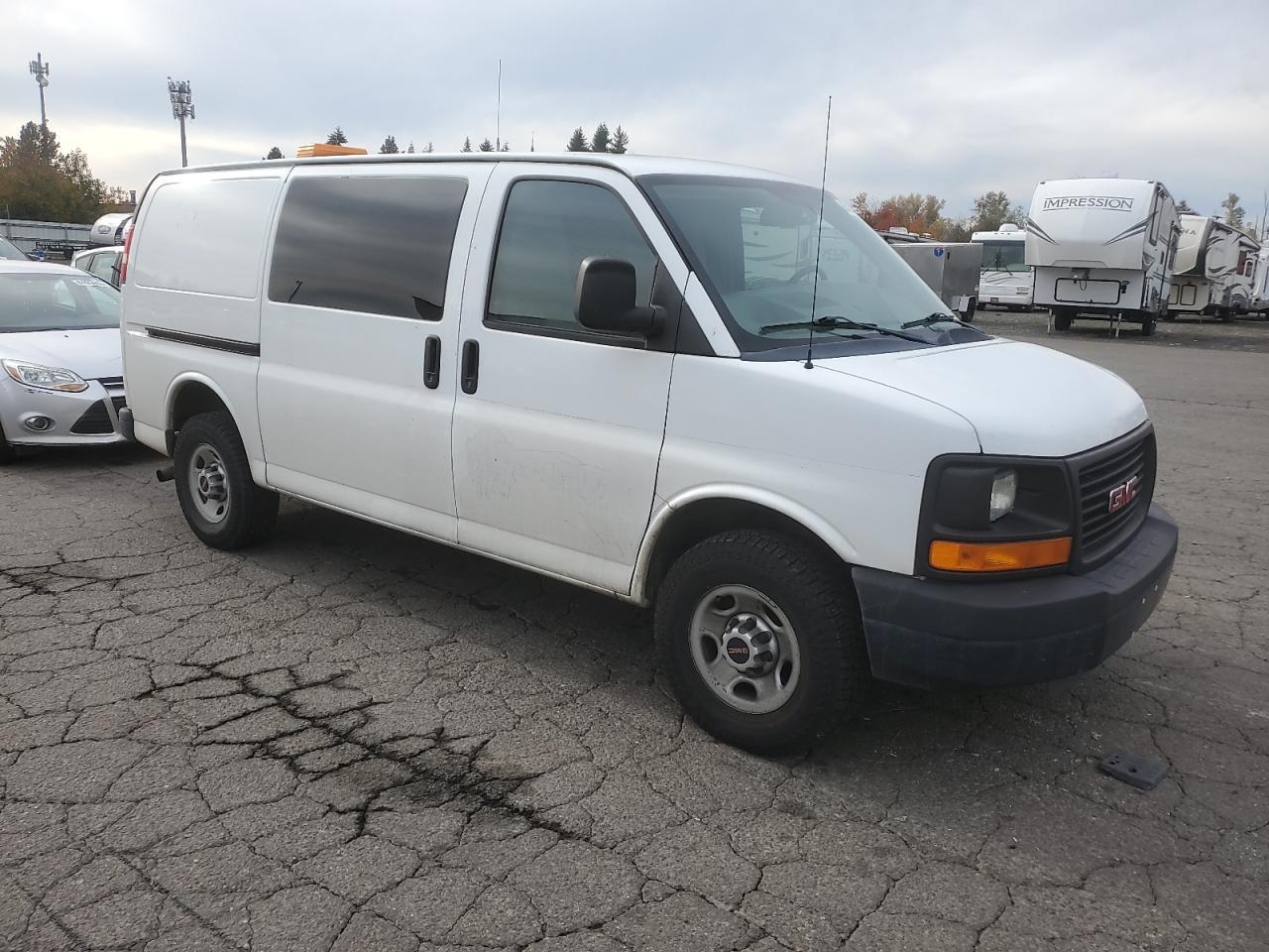 2010 GMC Savana G2500 - Фото 4