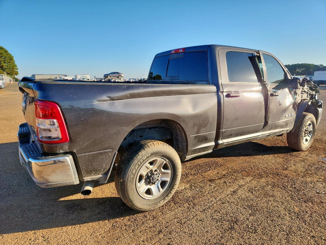 2022 Ram 2500 Tradesman - Image 3
