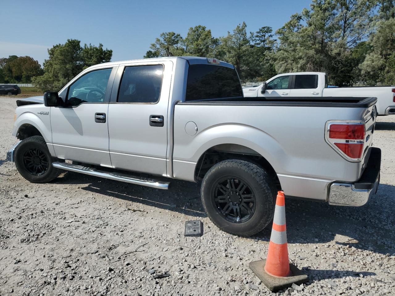 2011 Ford F150 Supercrew - Фото 2