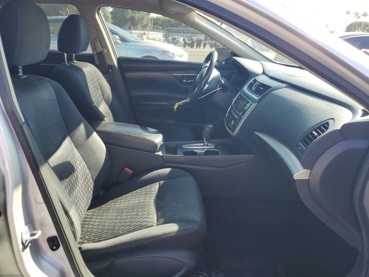 2017 Nissan Altima 2.5 - Image 7