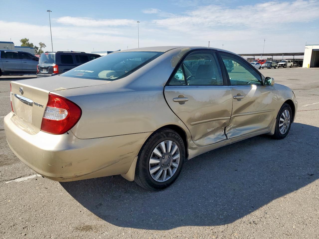 2002 Toyota Camry Le - Фото 3