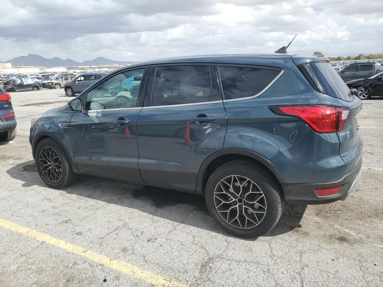 2019 Ford Escape Se - Image 2