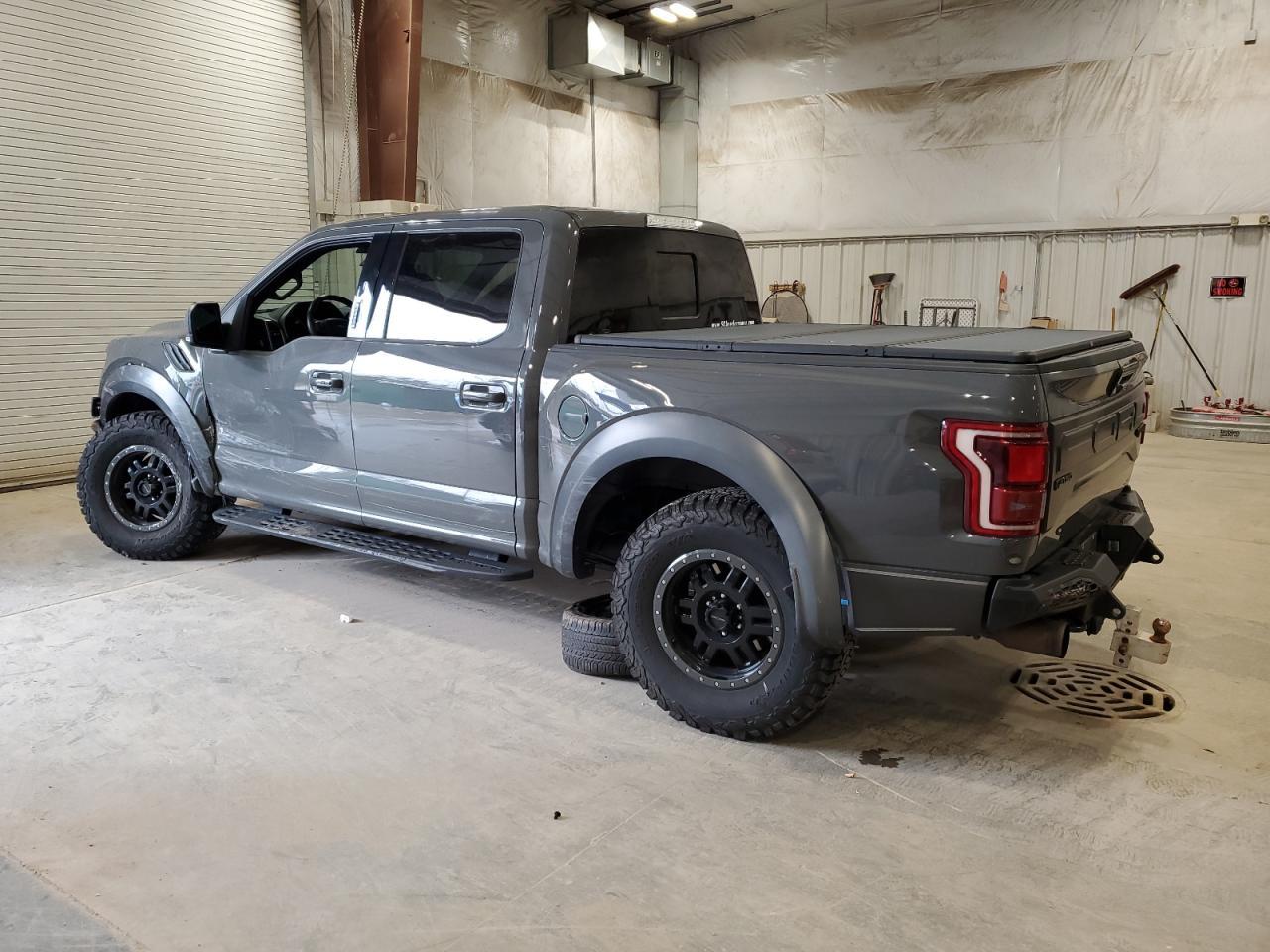 2018 Ford F150 Raptor - Фото 2