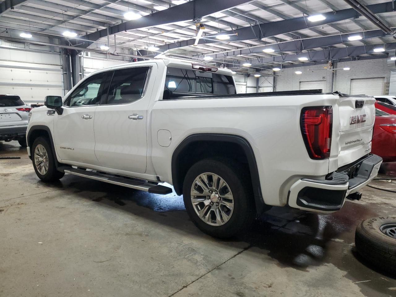 2022 GMC Sierra K1500 Denali - Фото 2