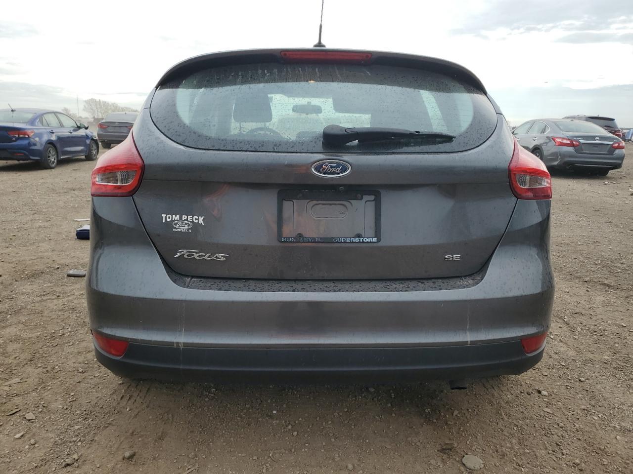 2017 Ford Focus Se - Image 6