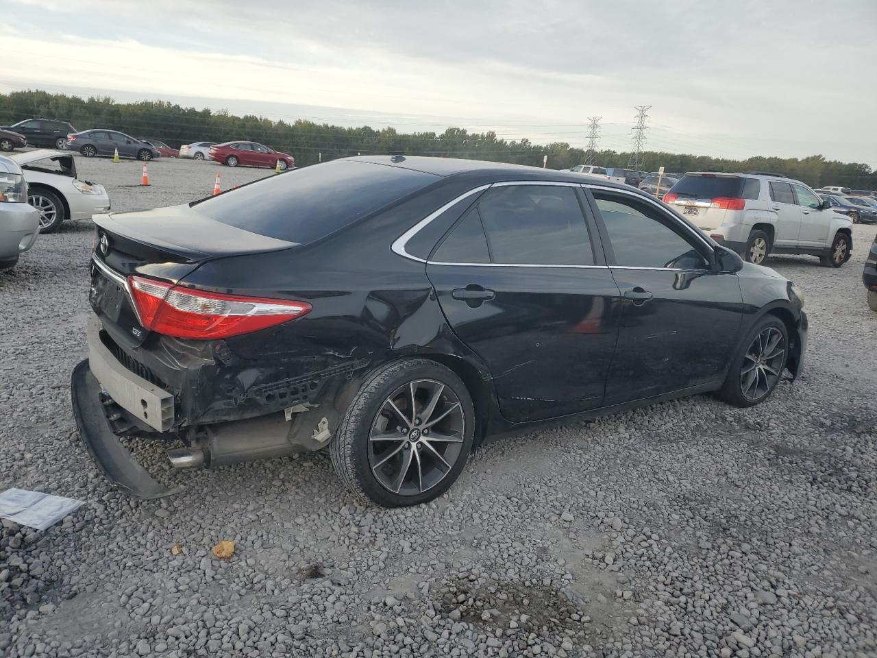 2015 Toyota Camry Le - Фото 3