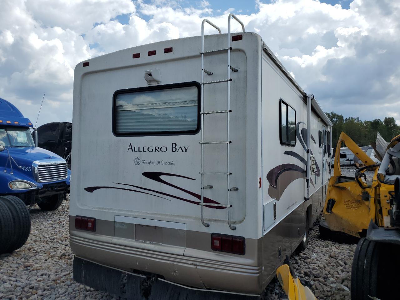 1999 Ford Super Duty F-550 Mot - Фото 4