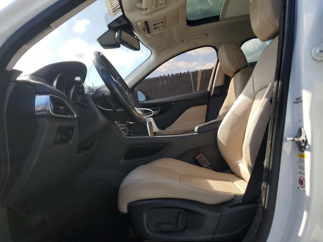 2018 Jaguar F-Pace Premium - Image 7