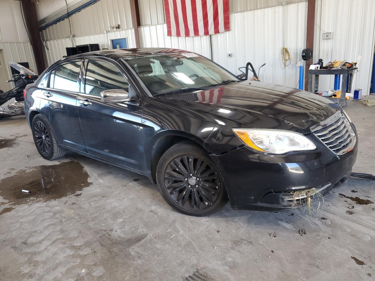 2011 Chrysler 200 Limited - Фото 4