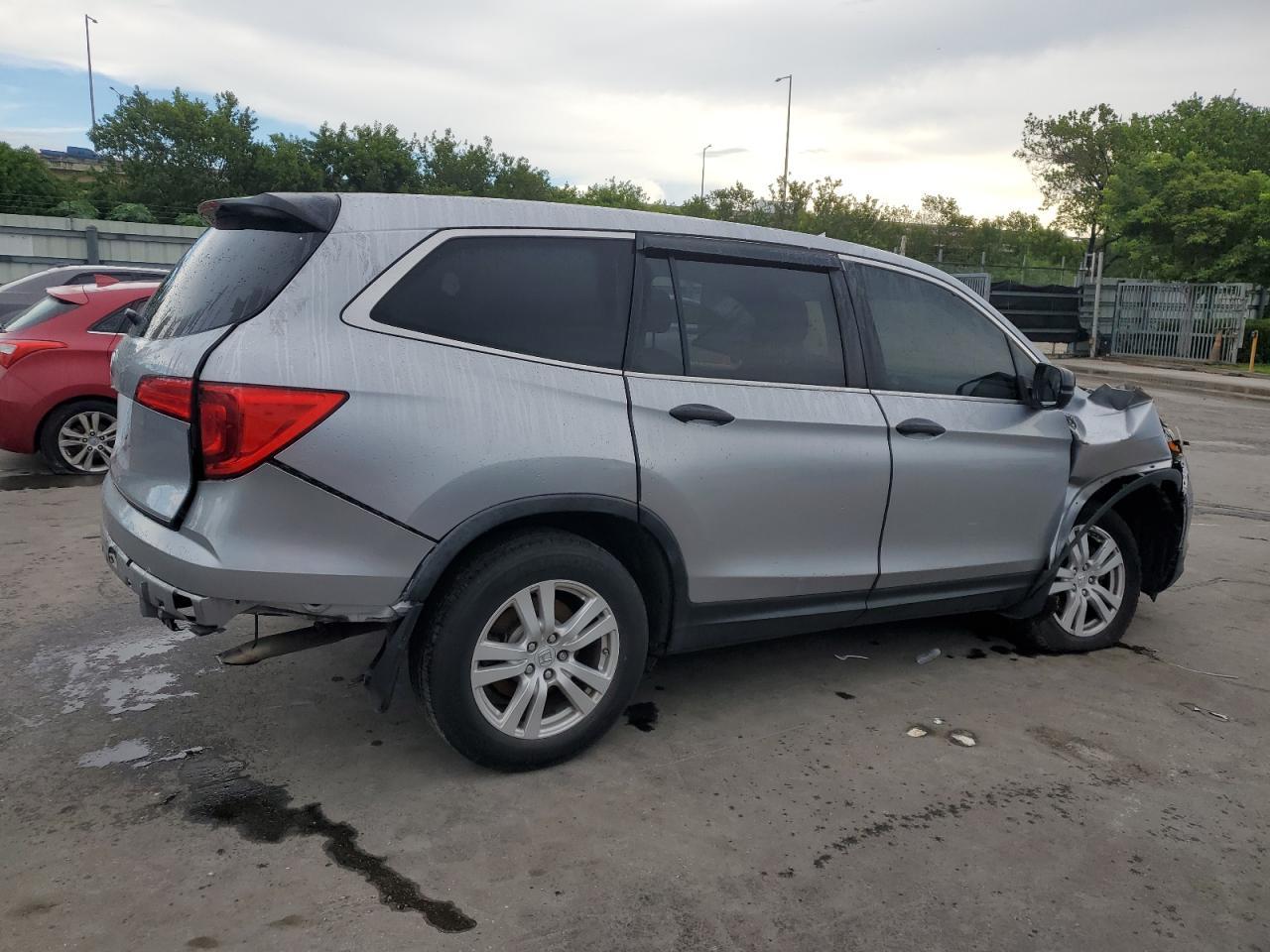 2016 Honda Pilot Lx - Image 3