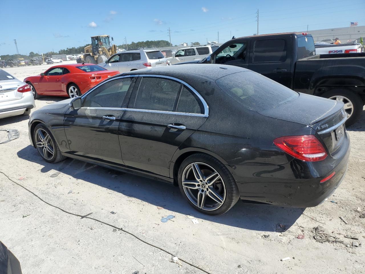 2019 Mercedes-Benz E 300 - Фото 2