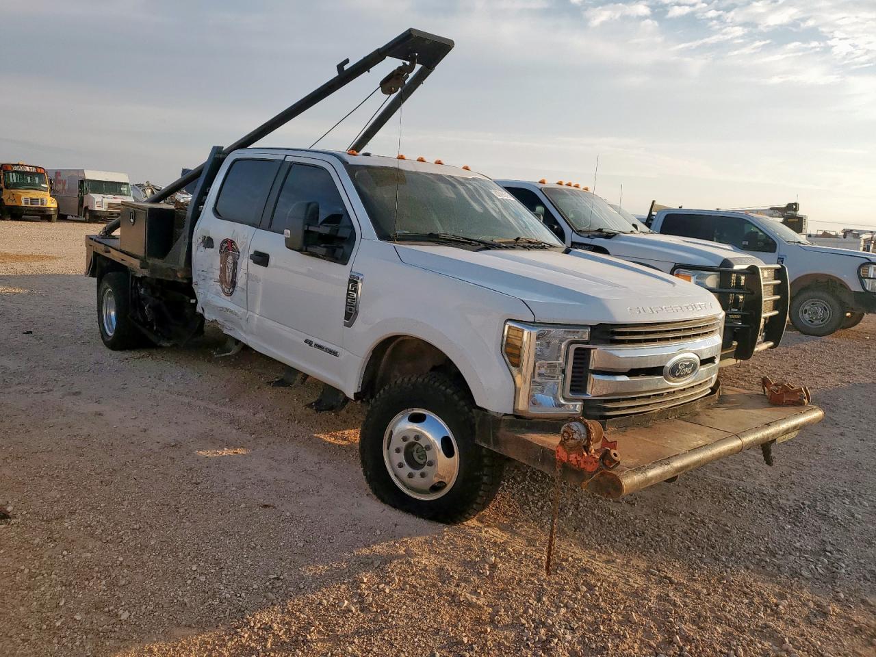 2019 Ford F350 Super Duty - Image 4