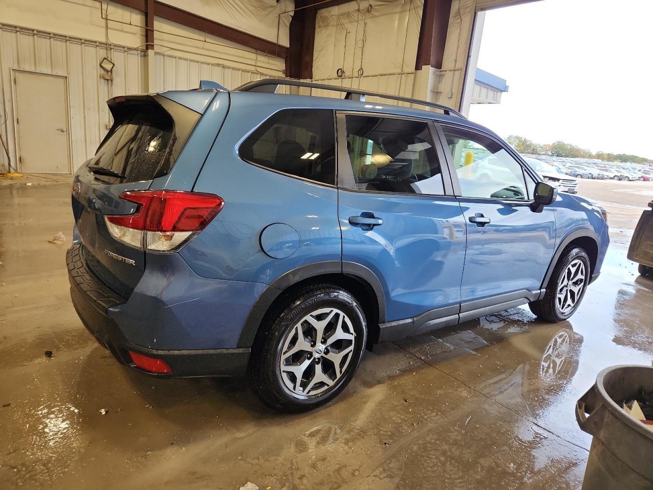 2021 Subaru Forester Premium - Фото 3