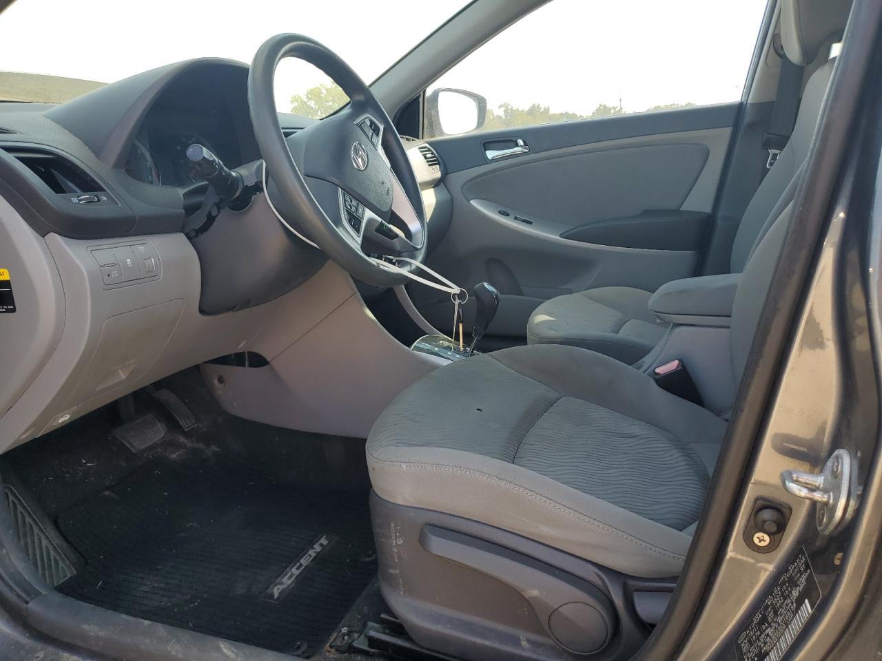 2012 Hyundai Accent Gls - Фото 7