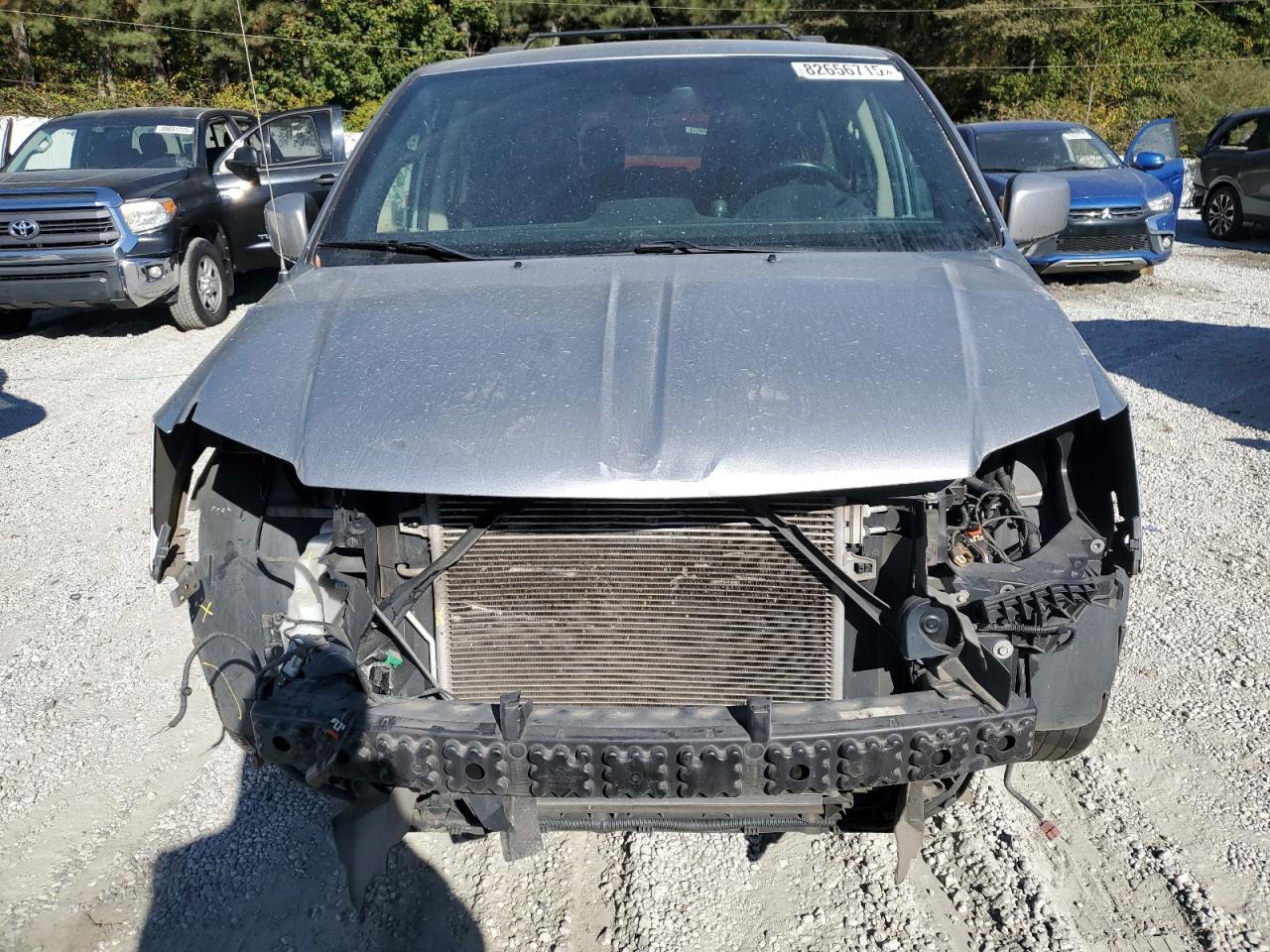 2019 Dodge Grand Caravan Sxt - Image 5