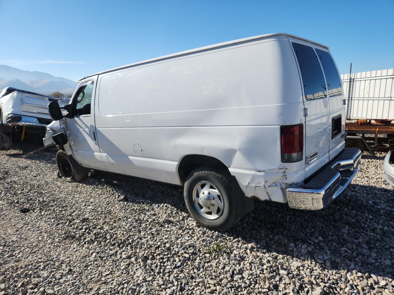 2009 Ford Econoline E350 Super Duty Van - Фото 2