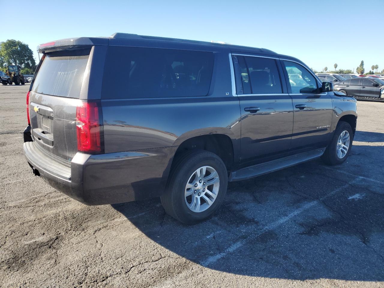 2018 Chevrolet Suburban K1500 Lt - Image 3