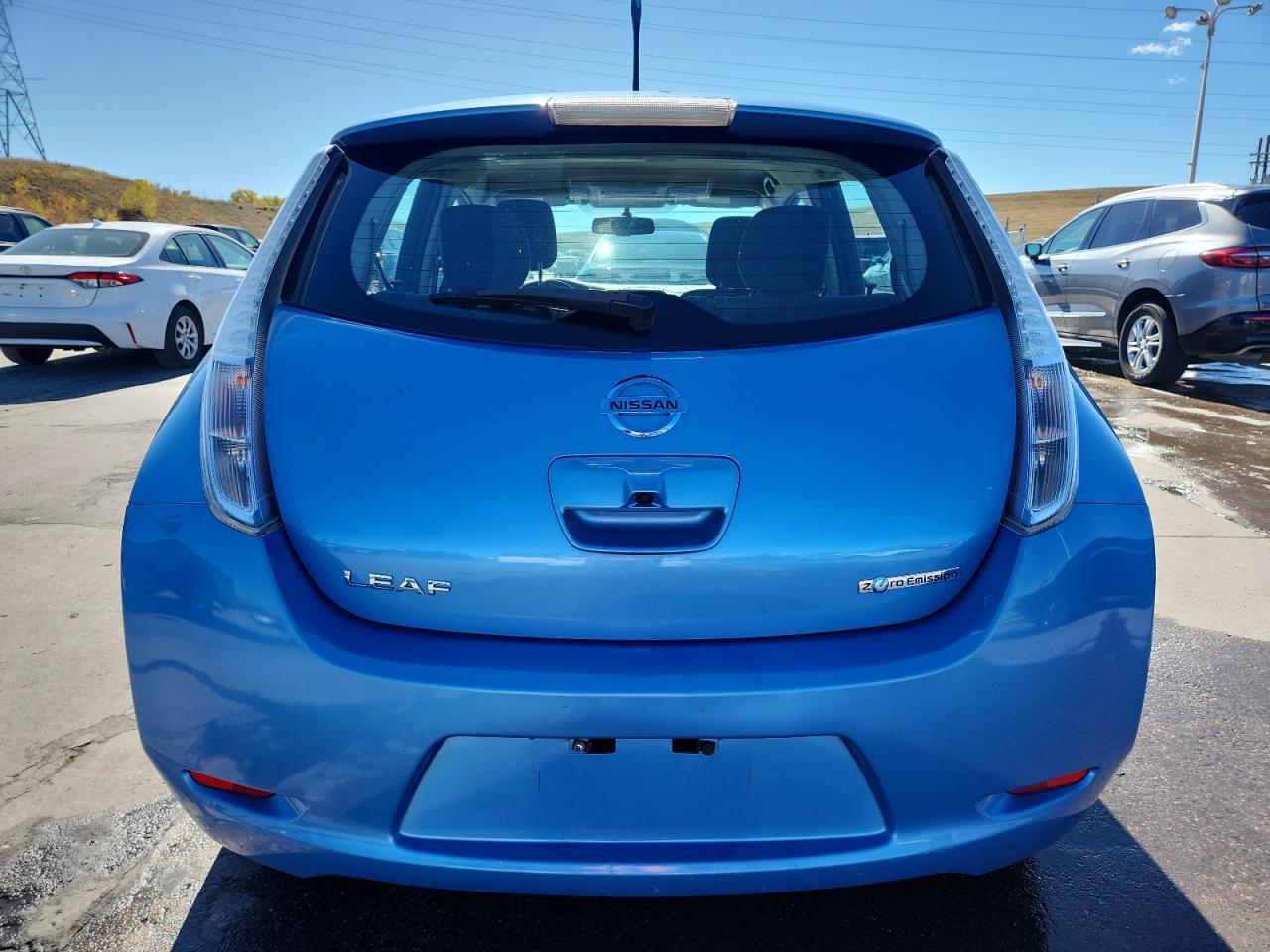 2013 Nissan Leaf S - Image 6