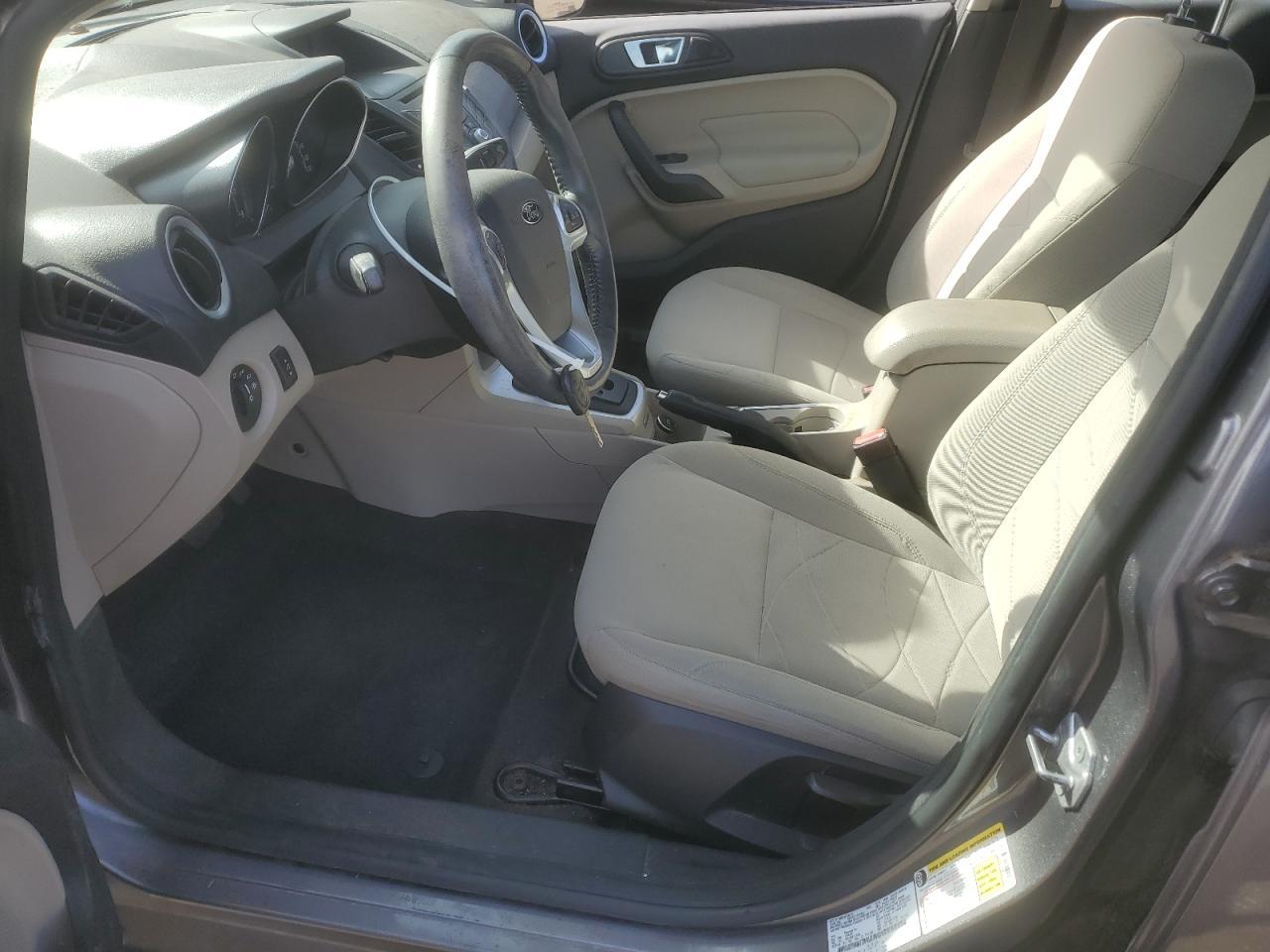 2014 Ford Fiesta Se - Фото 7