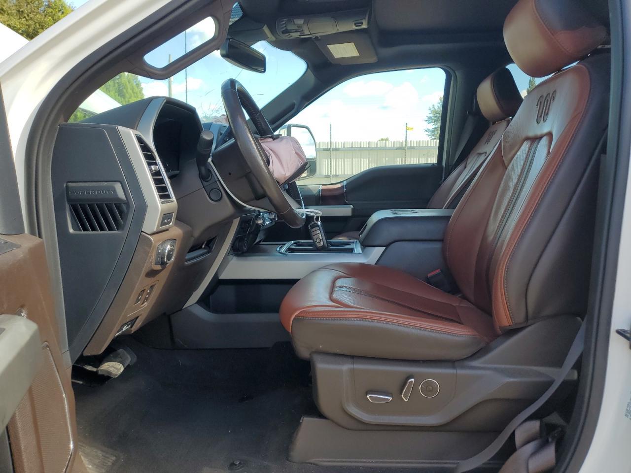 2022 Ford F250 Super Duty - Фото 7