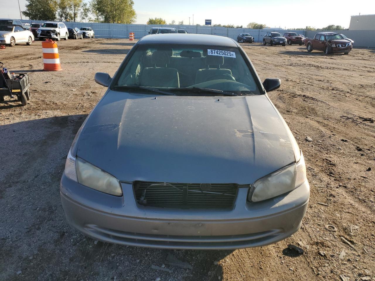 2000 Toyota Camry Le - Image 5