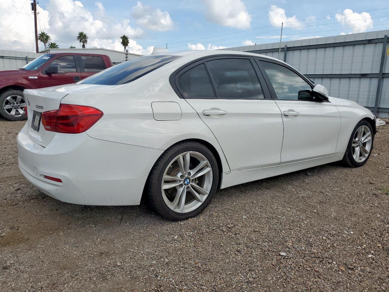 2018 BMW 320 I - Image 3